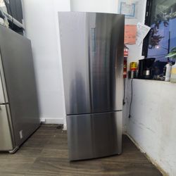 Hier fridge botton freezer side 28 new condition stainless warranty 301 saundview ave bronx NY 10473..