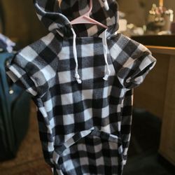 8 Size 4x Dog Sweaters 