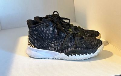 Nike Kyrie 7 ripple effect black Size 5Y