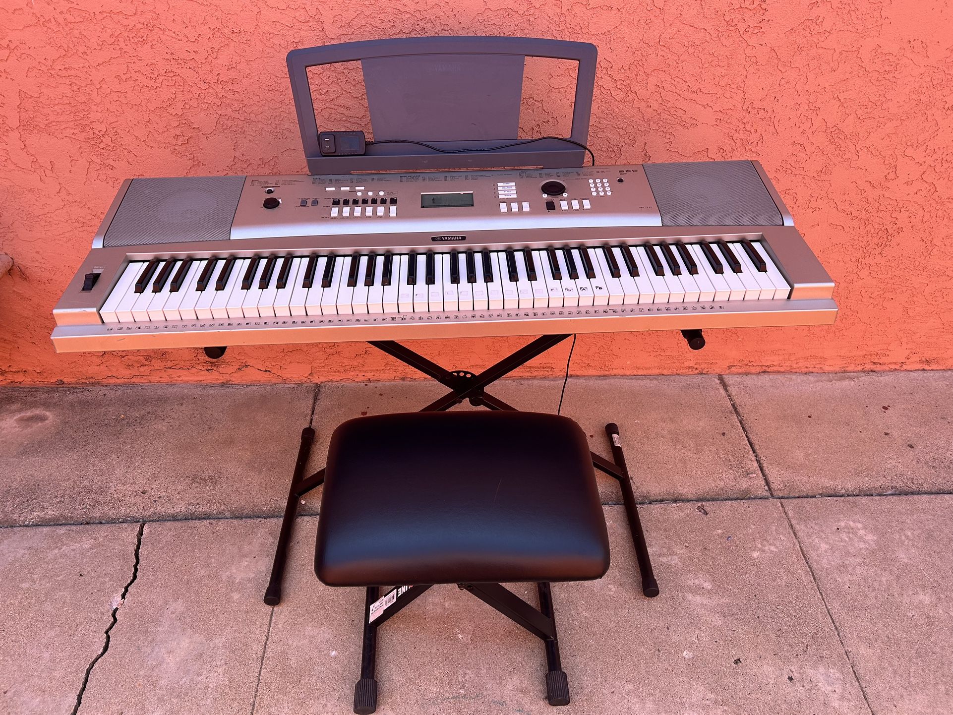 Yamaha YPG-235 Keyboard