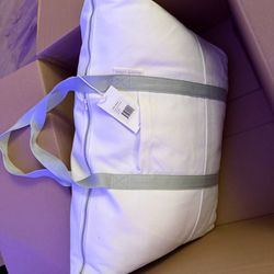 Cozy Earth Bamboo Viscose Comforter (King) – NEW / Never Opened