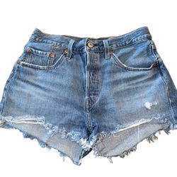  Levi's 501 Original Fit Women's High-Rise Frayed Jean Denim Shorts Size 28   The product is a pair of Levi's 501 Original Fit Women's High-Rise Fraye