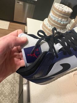 Air Jordan 1 Retro Mid SE size 9