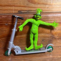 THE GRINCH ACTION FIGURE EXTREME SUPER SCOOT W/ BENDABLE FIGURE & SCOOTER 2000