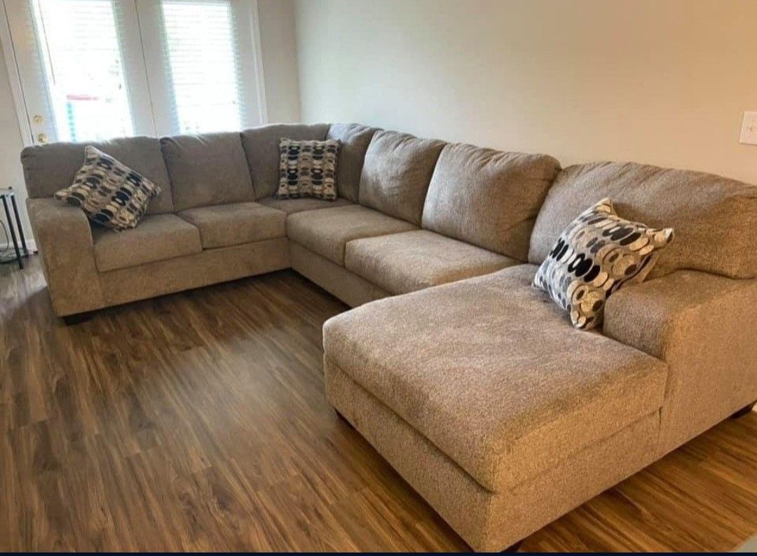 Ballinasloe Platinum 3pc Sectional sofa Couch Sofa Armchair