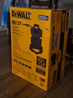 NEW 50% Obo DeWalt 20V MAX 4-gallon backpack sprayer
