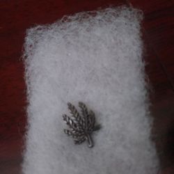 Earring (one) Marijuana leaf