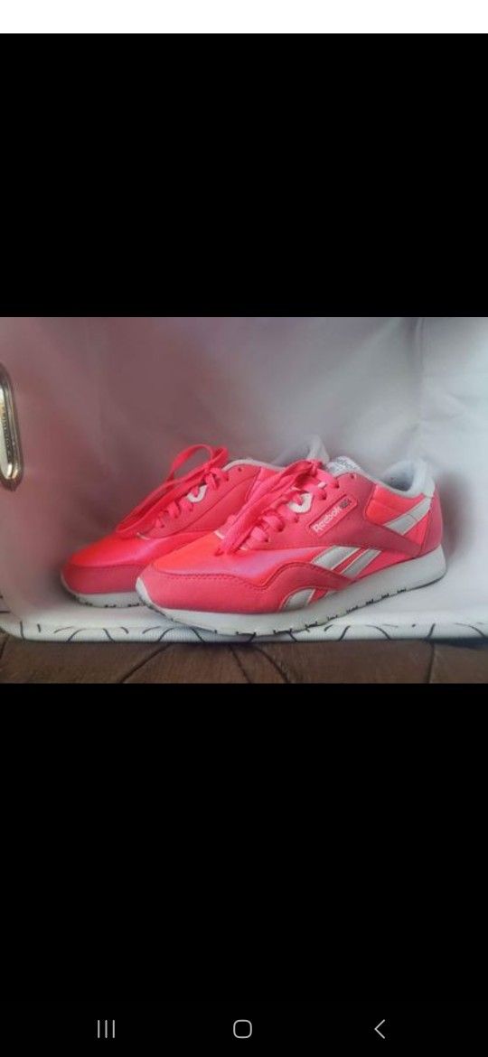 Reebok Classic Sneakers