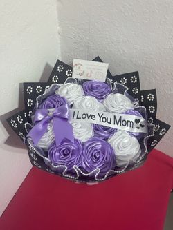 Eternal Rose Mothers Day Ramo