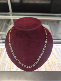 10ksolid gold Cuban link necklace 11.5 grams 26 Long layaway available 10% Dwon if you interested please make sure you ask for Maribel thank you