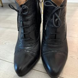 Elegant Black Lace-Up Ankle Boots Size: 39 $115 $450