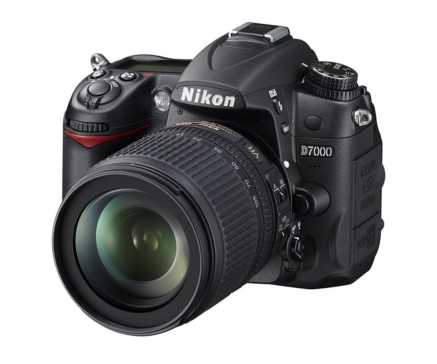 Nikon D7000 camera with 18-105 lens