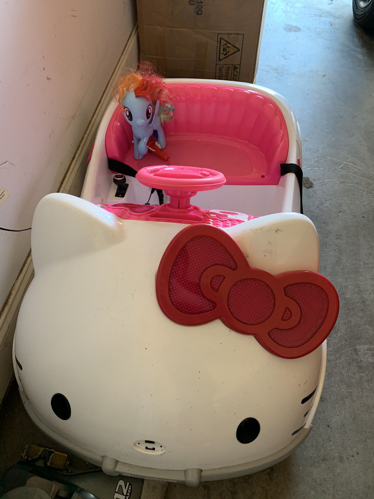 Battery operated Hello Kitty car used
