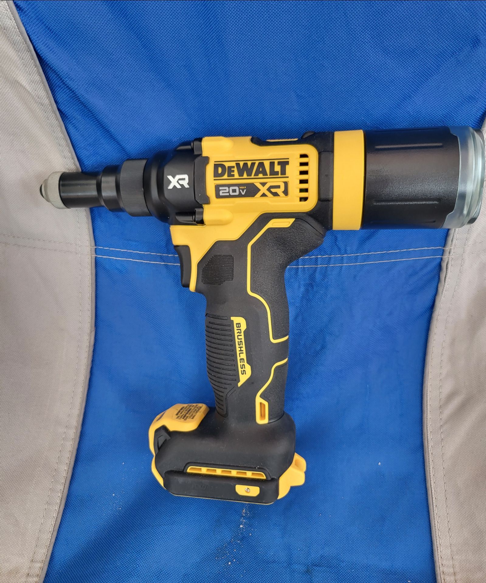DEWALT 20V MAX CORDLESS 3/16" RIVET TOOL (TOOL ONLY)