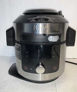 Ninja OL601 Foodi 14-in-1 8-qt. XL Pressure Cooker Steam Fryer with  SmartLid for Sale in Dublin, OH - OfferUp