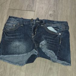 Women's Wallflower Sz. 7 Shorts Denim Medium Wash Faded Casual Stretch Spandex