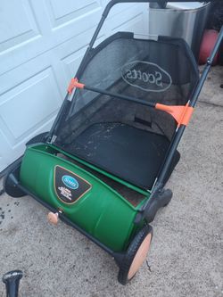 Lawnmower equipment available PARA limpiar SU yarda farmhouse decor
