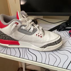 Jordan 3’s Fire Red’s Size 6