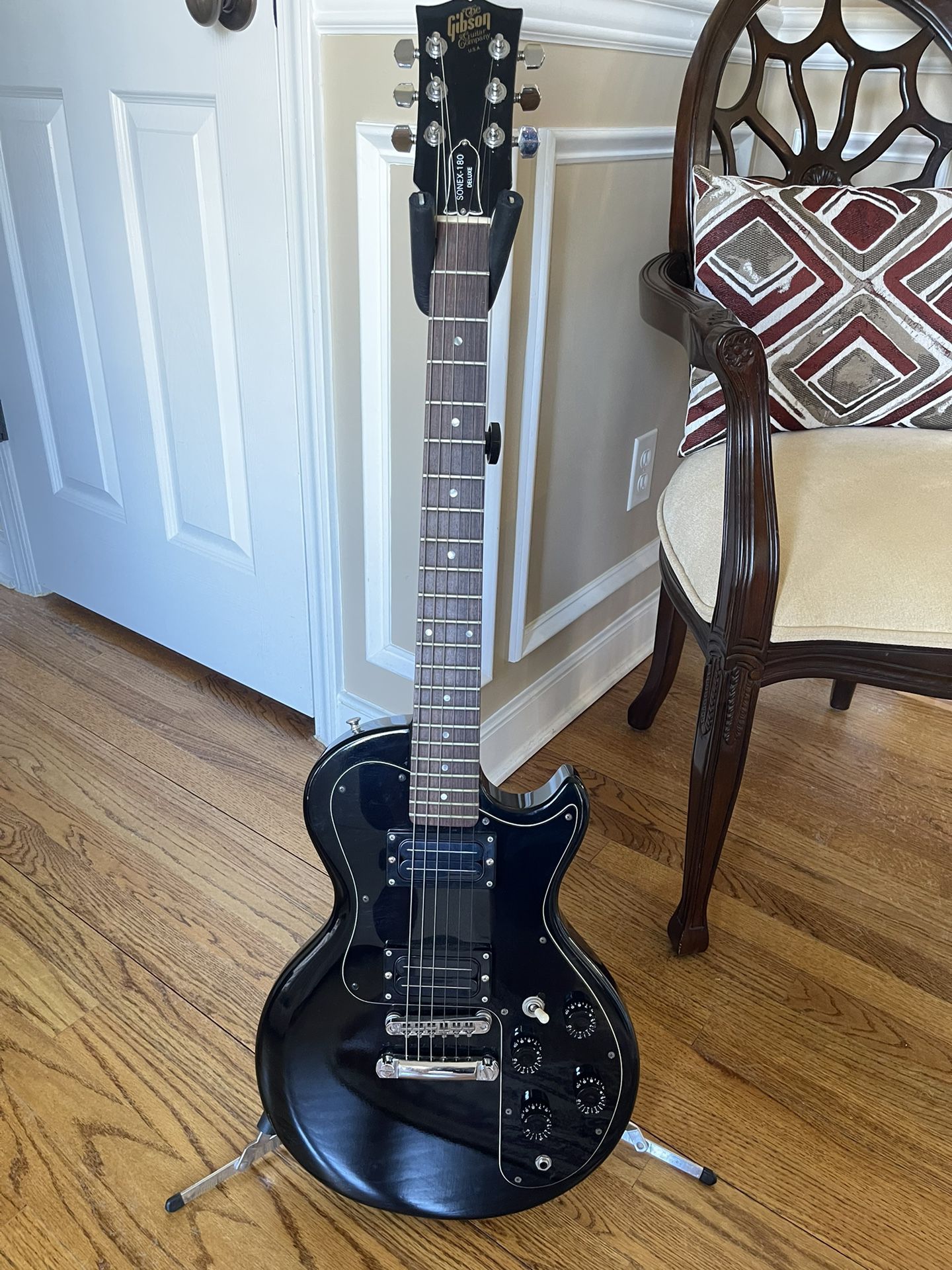 1982 Gibson Sonex 180 Deluxe Les Paul Guitar
