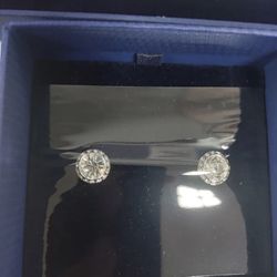 Una Angelic stud earrings