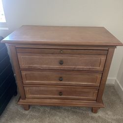 Two Arthelia nightstands