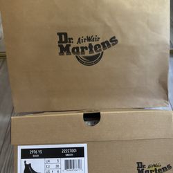Dr. Martens CHELSEA Boot, US 7, Like New