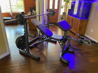 300lb Olympic Weight Set / Adjustable Bench / Squat Rack LIKE NEW