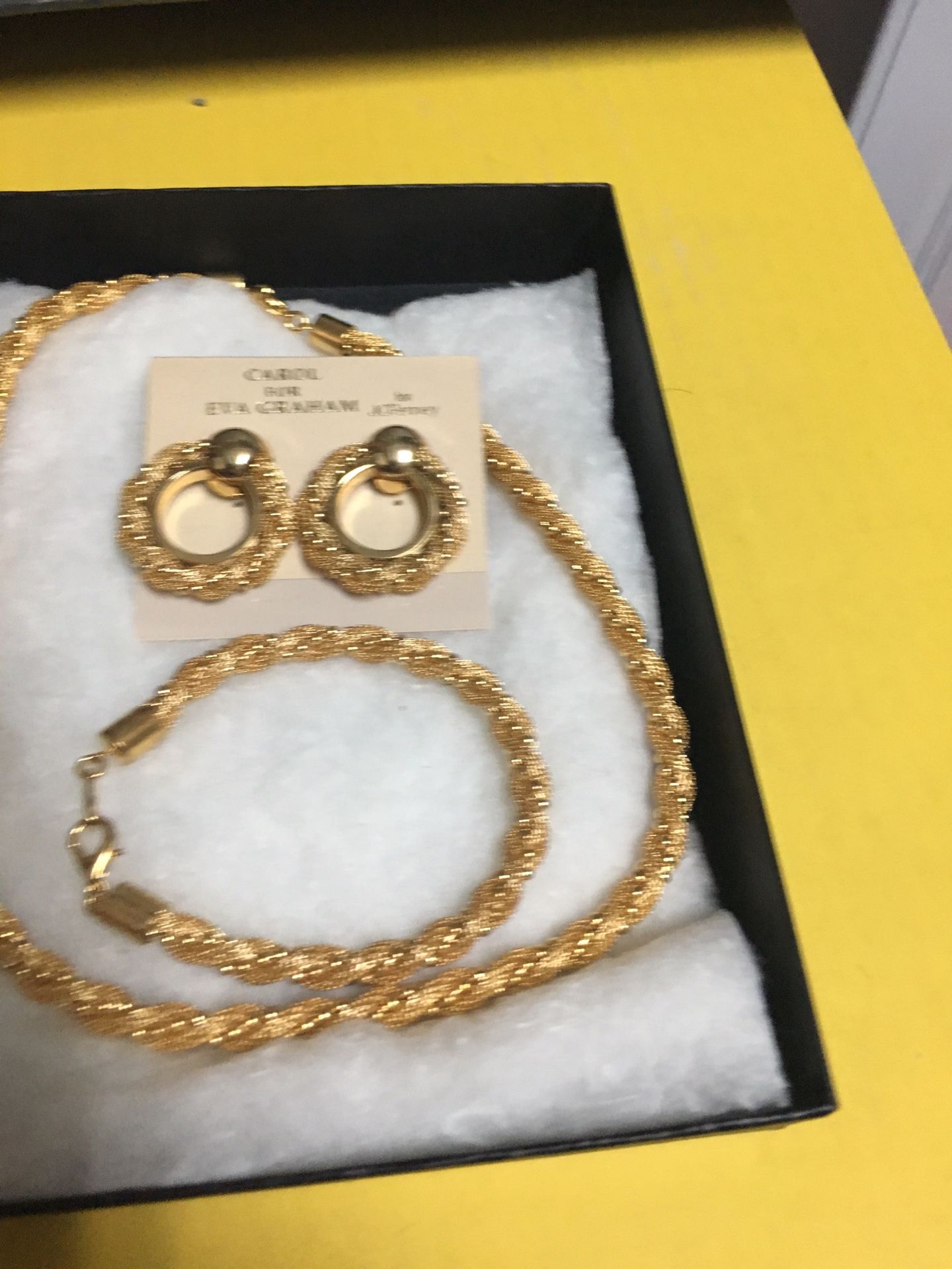 3 Piece Gold Tone Jewelry Set: Earrings, Bracelet, and Necklace