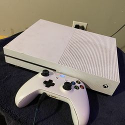 Xbox One S  1 TB