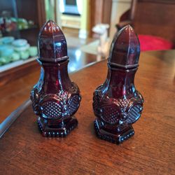 Set Of Two 1978 Avon Ruby Red Glass Cape Cod Salt & Pepper Shakers