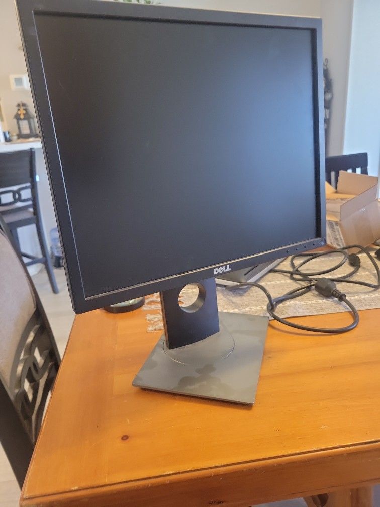 Dell 19 Inch LCD Monitor. Ex