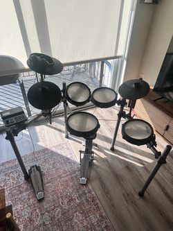 Simmons Titan 50 Electric Drum Kit — Mesh Heads + Headphones