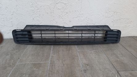 2010-2011 Toyota Prius Lower Grille