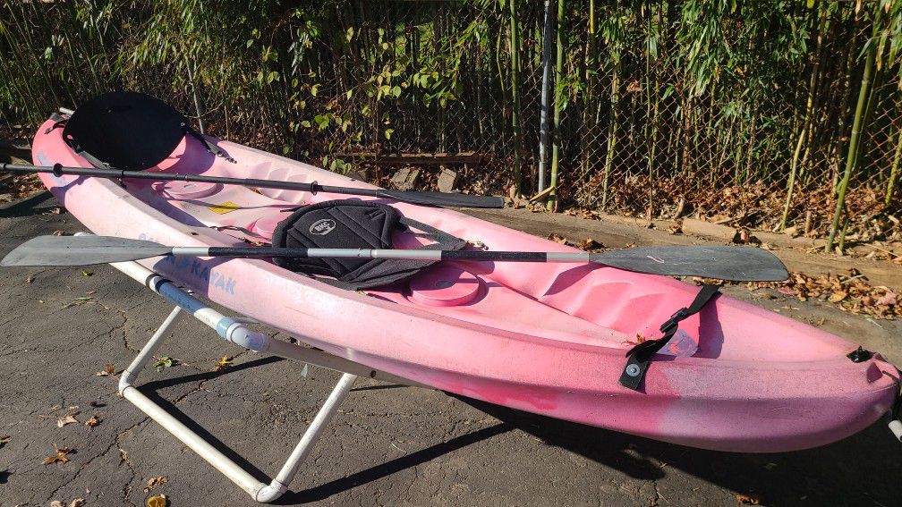 Ocean Malibu two kayak with paddles and seats
