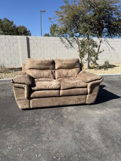 *NEED GONE* Haining Kareno Sofa & Loveseat Set in tan