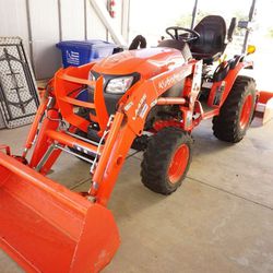 2022 Kubota 2601 4x4 Tractor w/ Box Scraper Backhoe 50” Bucket And More 
