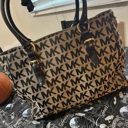 MICHAEL KORS BAG $60