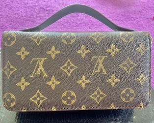 Brand new wallet with handles and double zipper