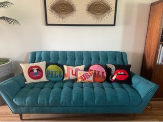 Lots is Jonathan Adler stuff for sale!!!
