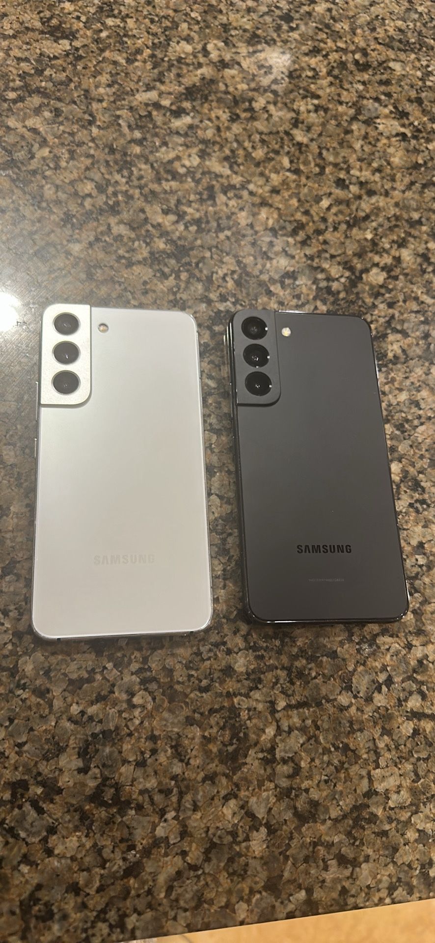 Samsung S22 5g factory unlocked 256 gb