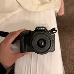 Canon EOS R100