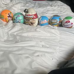 Got these from my sister I don’t want them so I’m selling them for 20$