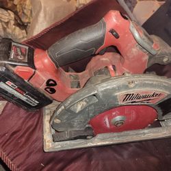 MILWAUKEE M18 FUEL BRUSHLESS SAW w/6.0 AH BATTERY Fully Charged