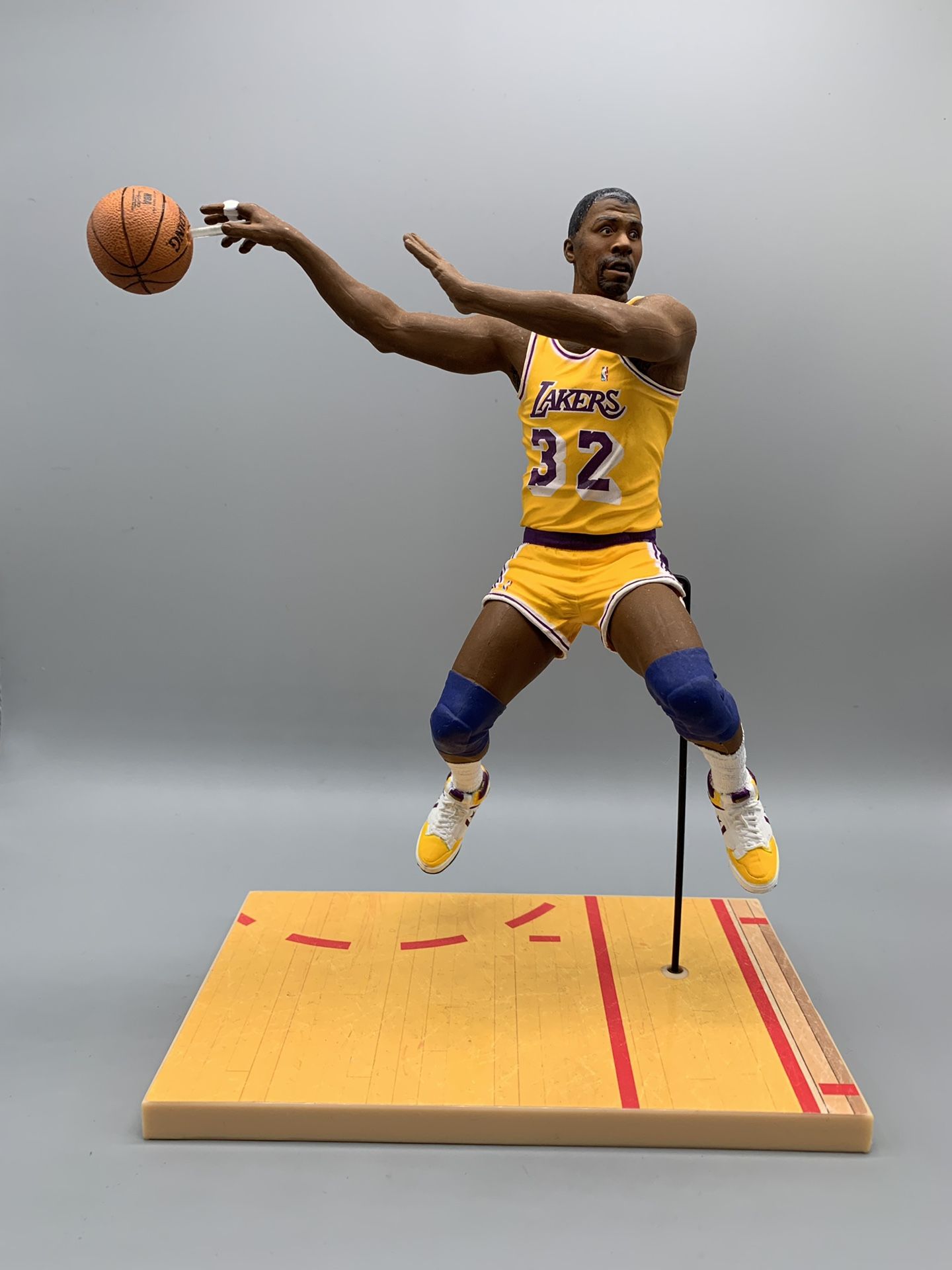 McFarlane NBA Magic Johnson Figure Legends series 2 LA Lakers for Sale in  Los Angeles, CA - OfferUp