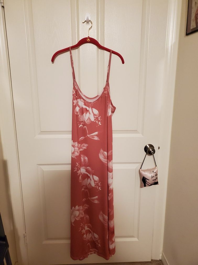 BRAND NEW MAXI DRESS