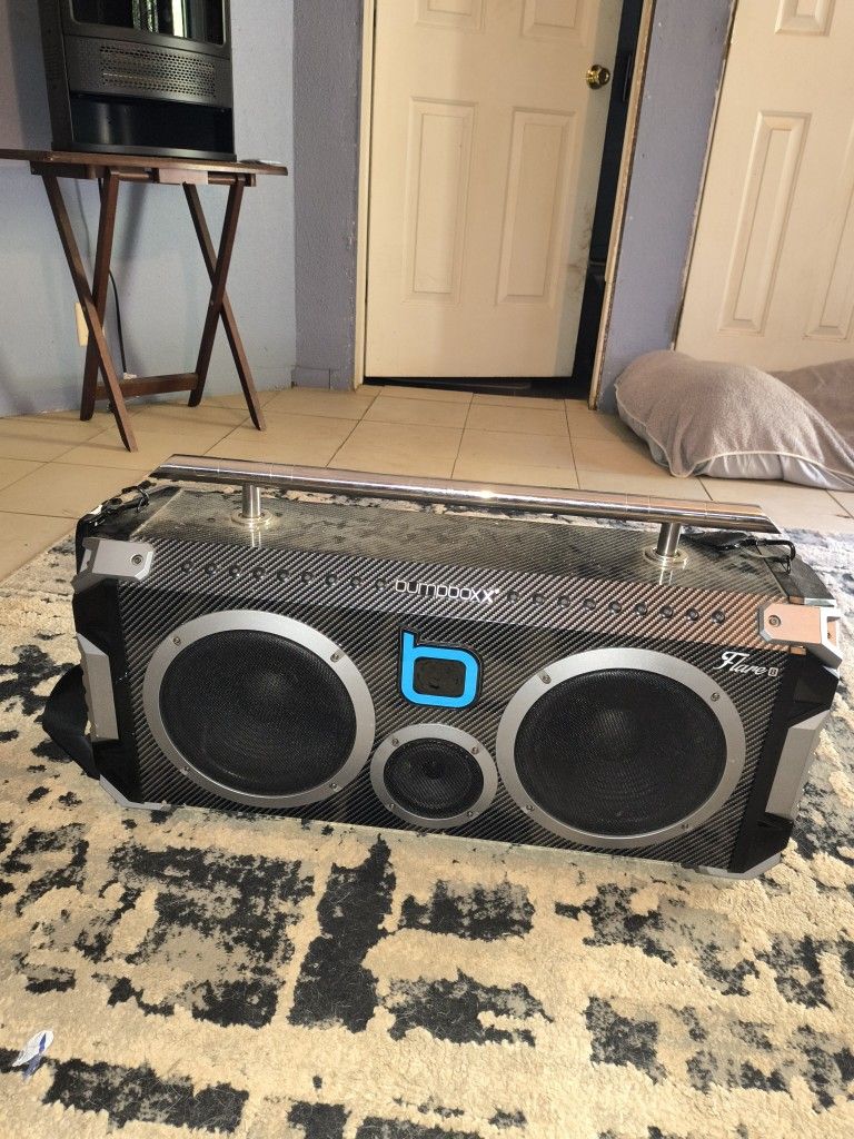 Bumpboxx Flare8 Bluetooth Boombox