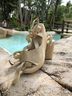 Beautiful women’s platform espadrille heels with natural rope wedge, Available In Different Sizes.