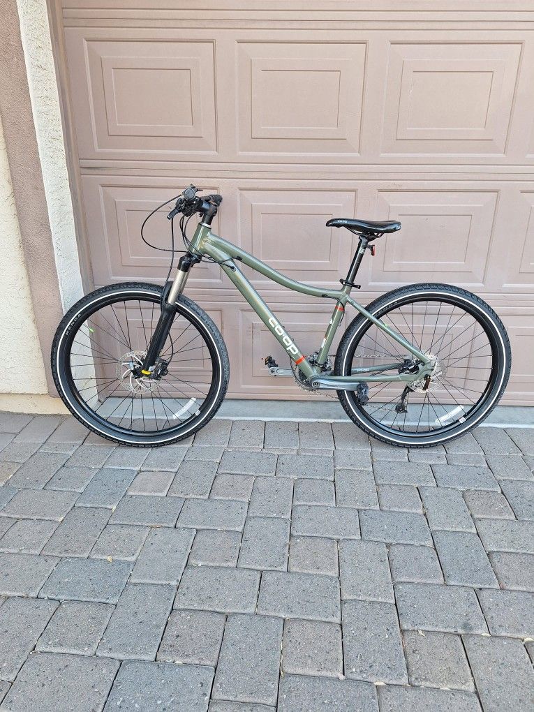 CO_OP DIRT 1.2 MOUNTAIN BIKE 27.5 INCH LIKE NEW( CHECK MY OTHER BIKES)
