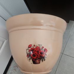 Pittsburg: XL Southern Patio Sturdy Plastic Resin Planter