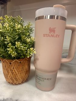 Stanley Quencher Tumbler with Handle and Straw